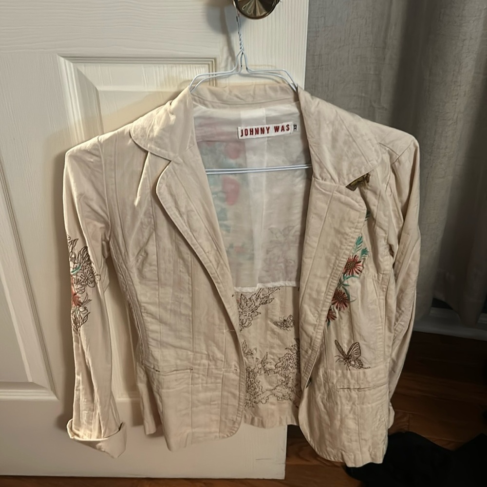 Absolutely stunning embroidery jacket